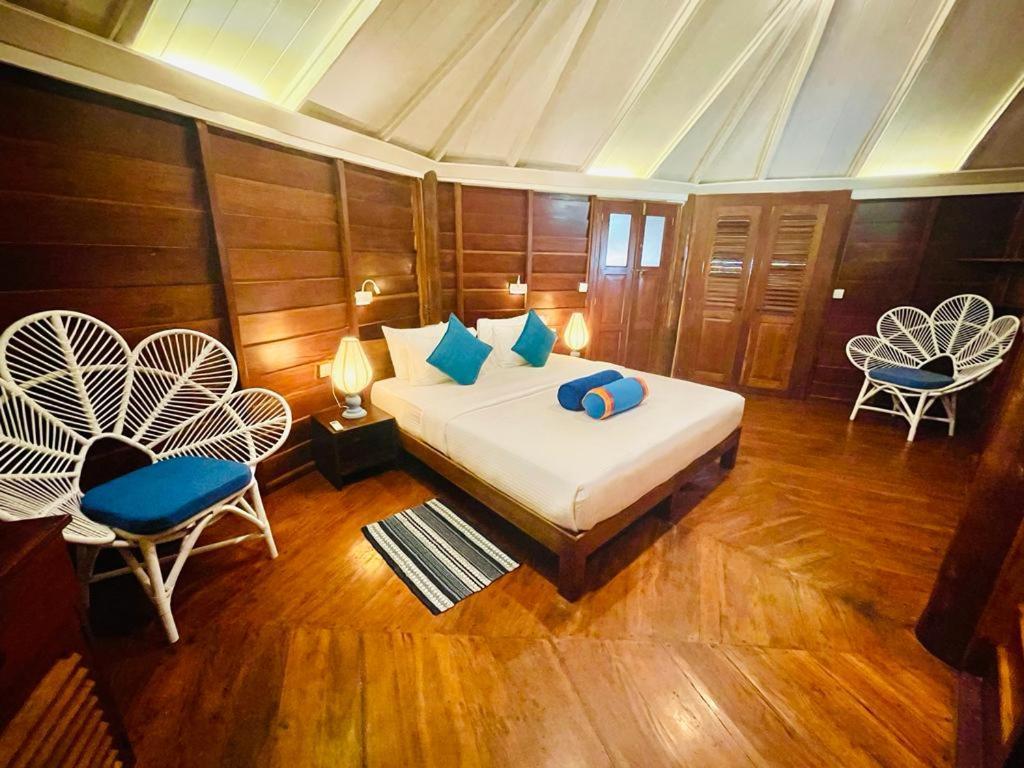 Rockside Cabanas Hotel Unawatuna Extérieur photo